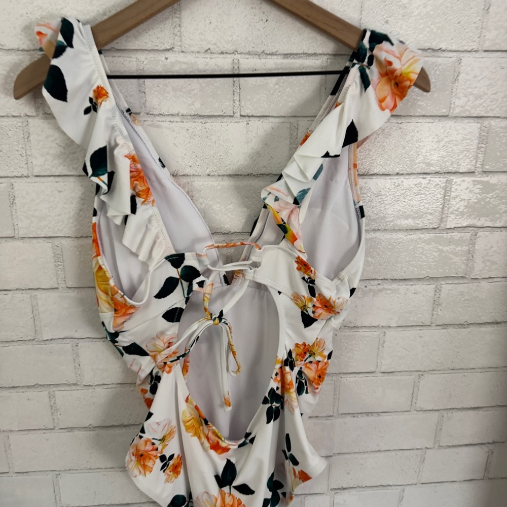 CUPSHE White Flowered Ruffle High Cut V-Neck Crossover Back One Pie Swimsuit - Picture 6 of 10